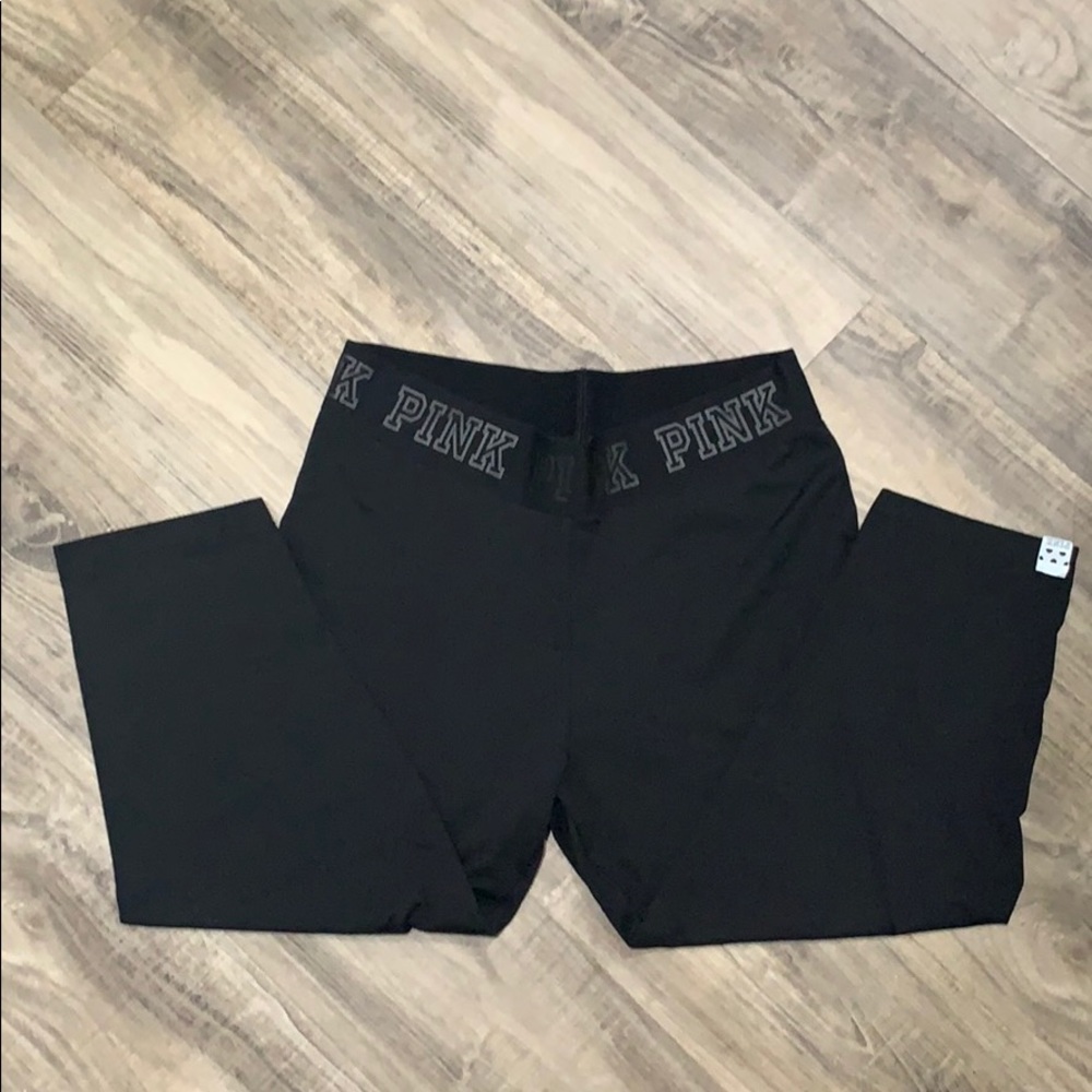 PINK- Victoria Secret Ultimate Capri leggings